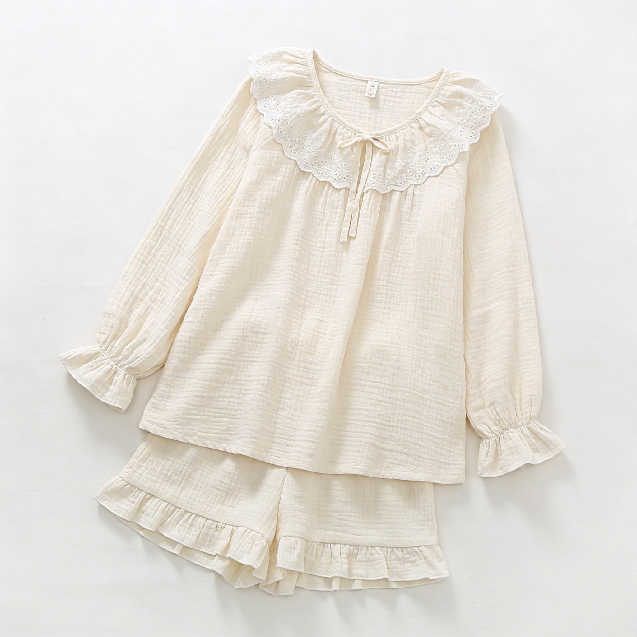 Cream Lace Collar Crinkled Cotton Pajama Set (Top & Shorts)